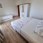 Fuer 3 Personen- Mit Balkon Und Meerblick By Interhome *