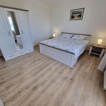 아파트 Fuer 3 Personen- Mit Balkon Und Meerblick By Interhome