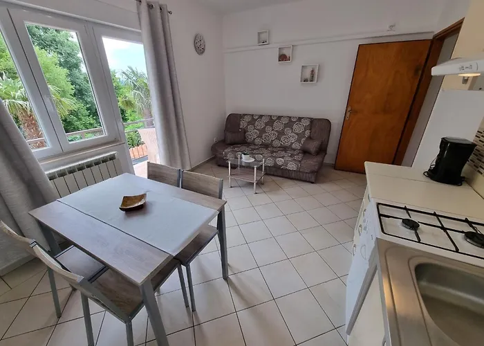 Apartment Fuer 3 Personen- Mit Balkon Und Meerblick By Interhome Dramalj