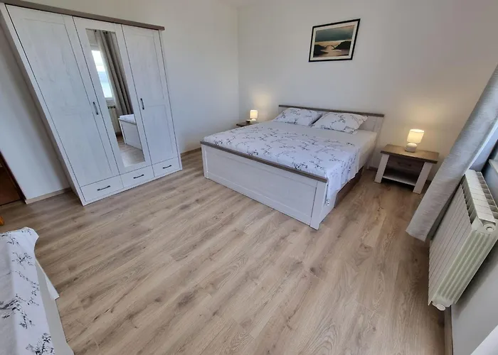 Apartment Fuer 3 Personen- Mit Balkon Und Meerblick By Interhome