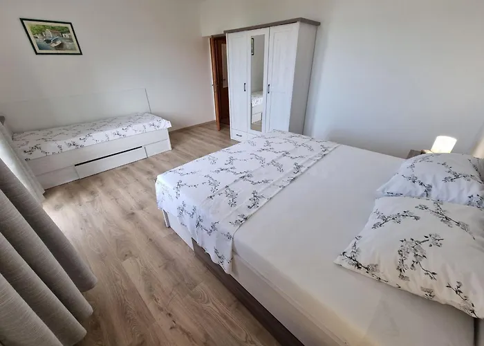 Fuer 3 Personen- Mit Balkon Und Meerblick By Interhome *