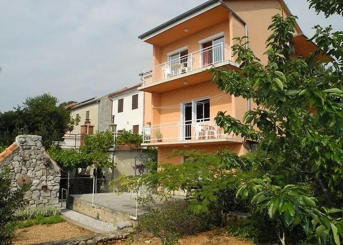 Apartment Fuer 3 Personen- Mit Balkon Und Meerblick By Interhome